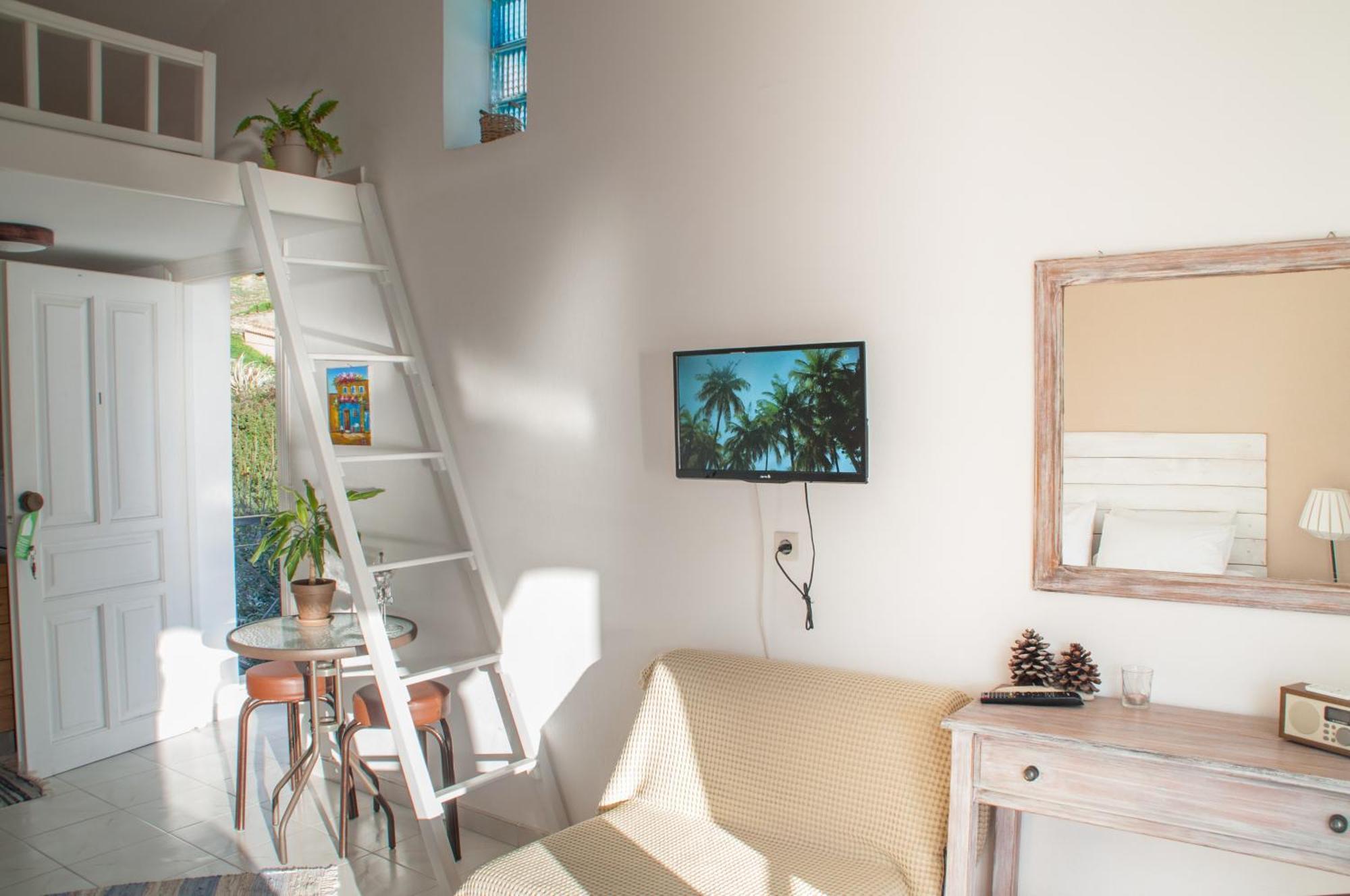 Heracles Guesthouse Ровиес Экстерьер фото